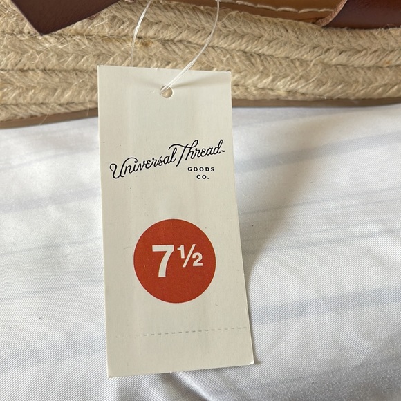 Universal Thread sandals - Picture 4 of 4
